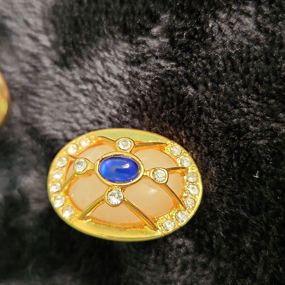 Earrings - Picture 4 of 6